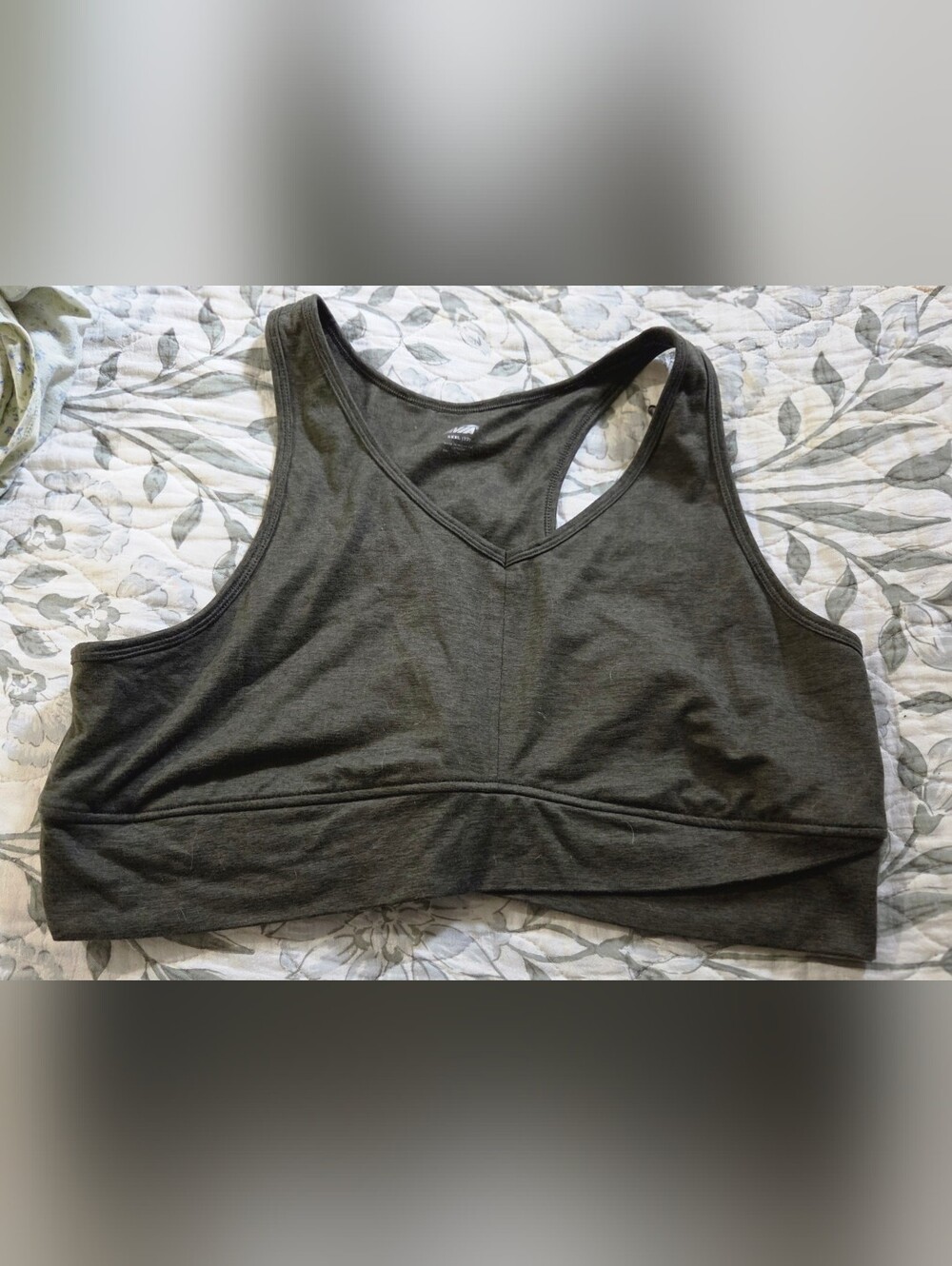 Avia Seamless V‑Neck Sports Bra — Dark Olive Size 3XL (22)